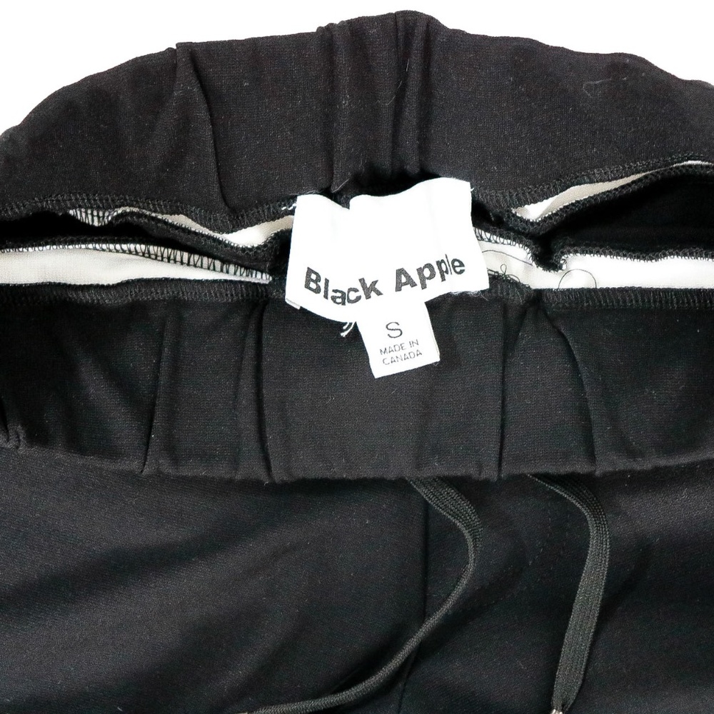 BLACK APPLE - Picture 2 of 4